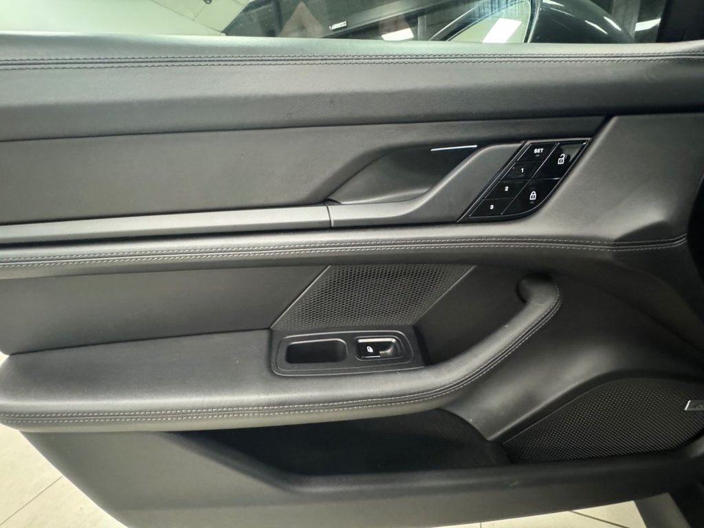 Used Porsche Taycan 2021 for sale - 76934631: Photo 34