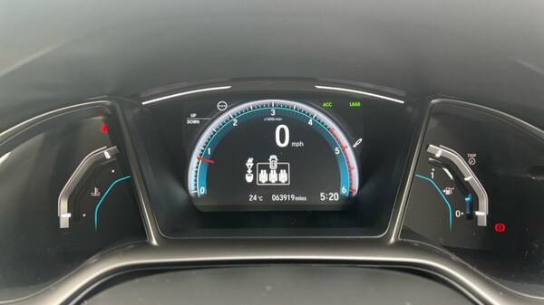 Used Honda Civic 2018 for sale - 75396396: Photo 11