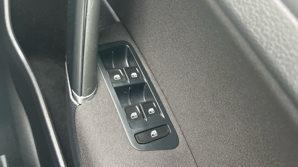 Used Volkswagen Golf 2015 for sale - 76717257: Photo 24