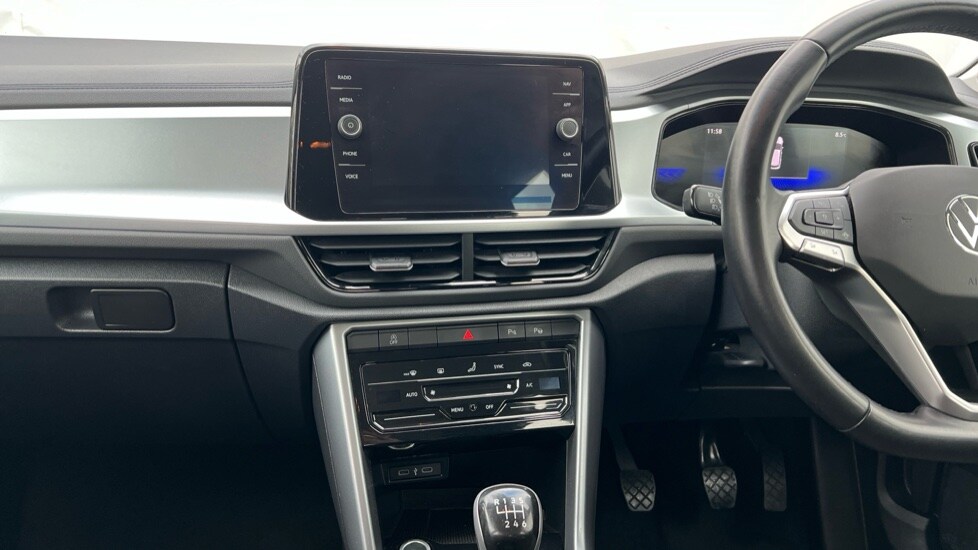 Used Volkswagen T-Roc 2023 for sale - 76501387: Photo 12