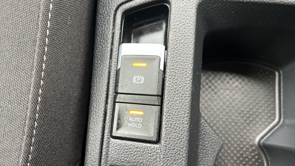 Used Volkswagen T-Roc 2023 for sale - 76501387: Photo 25