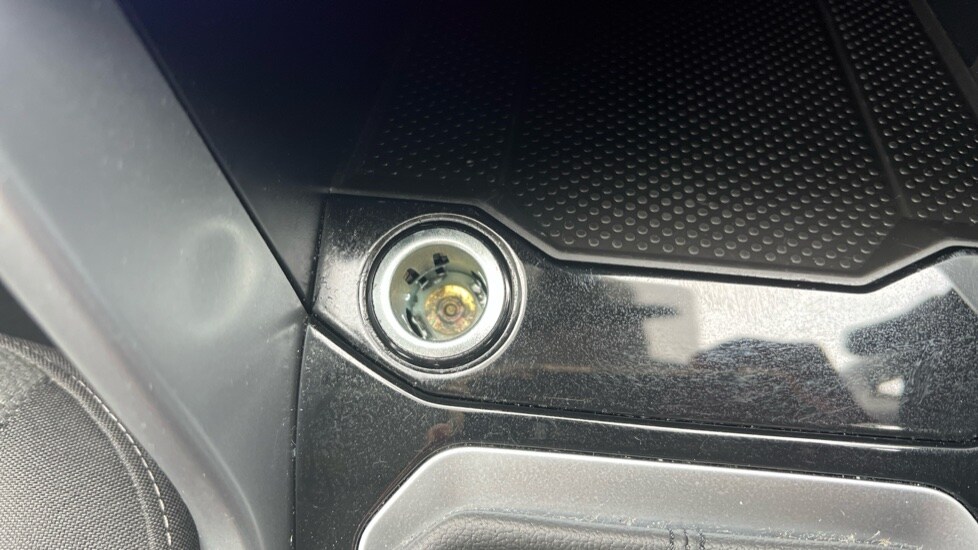 Used Volkswagen T-Roc 2023 for sale - 76501387: Photo 27