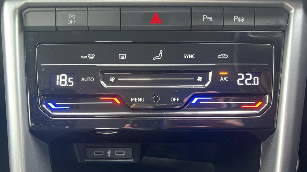 Used Volkswagen T-Roc 2023 for sale - 76501387: Photo 29