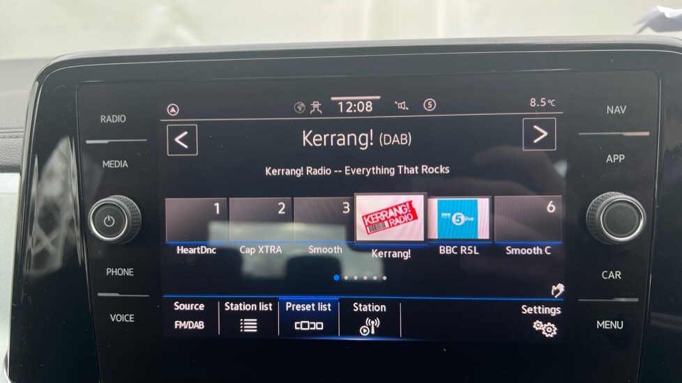 Used Volkswagen T-Roc 2023 for sale - 76501387: Photo 32