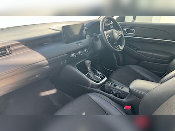 Used Honda HR-V 2023 for sale - 76145825: Photo 2