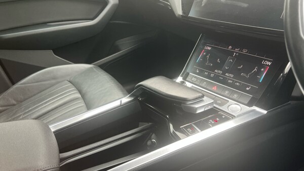 Used Audi e-tron 2020 for sale - 75396377: Photo 25