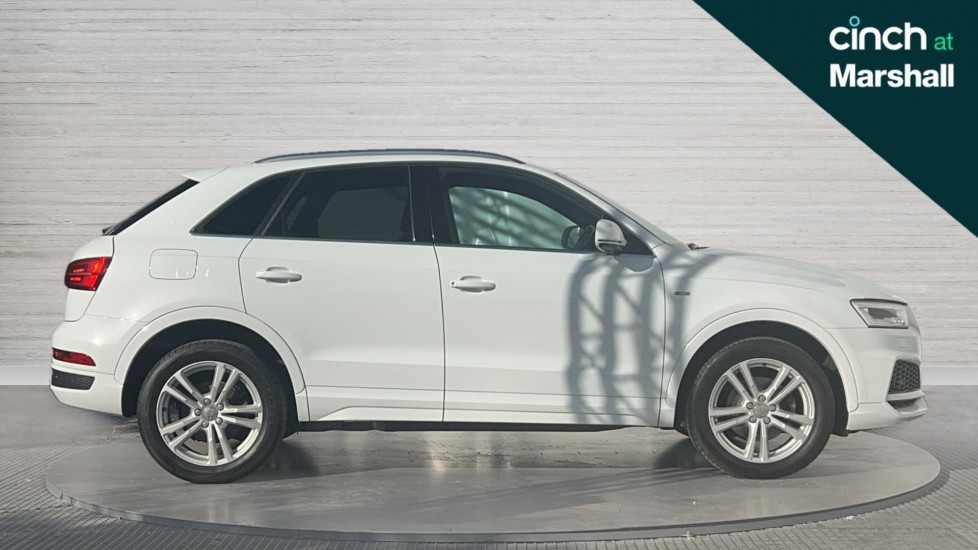 Used Audi Q3 2017 for sale - 76033945: Photo 2