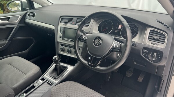 Used Volkswagen Golf 2015 for sale - 76249879: Photo 9