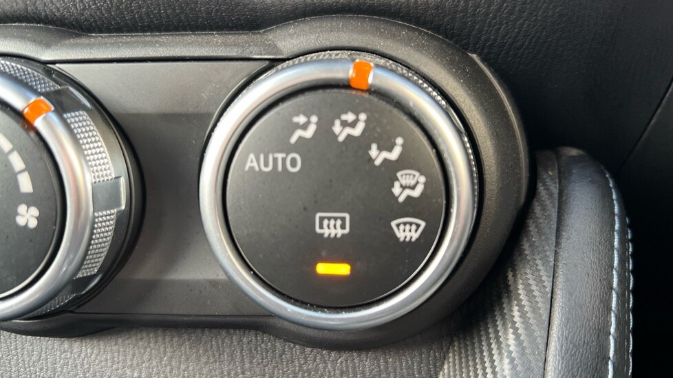 Used Mazda Mazda2 2022 for sale - 75950874: Photo 32