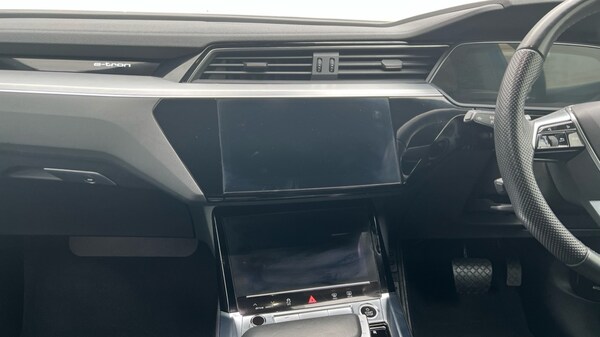 Used Audi e-tron 2021 for sale - 76180229: Photo 12