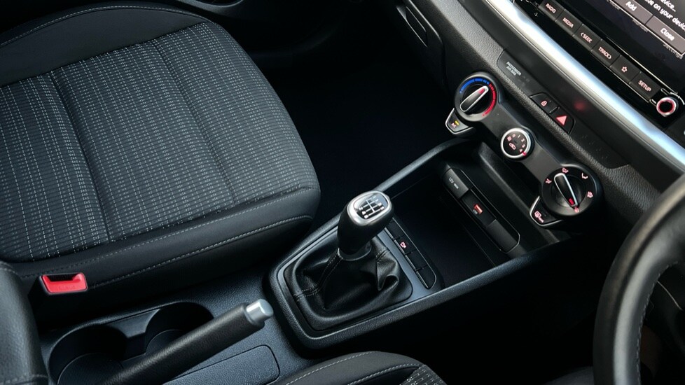 Used Kia Stonic 2022 for sale - 76563816: Photo 29