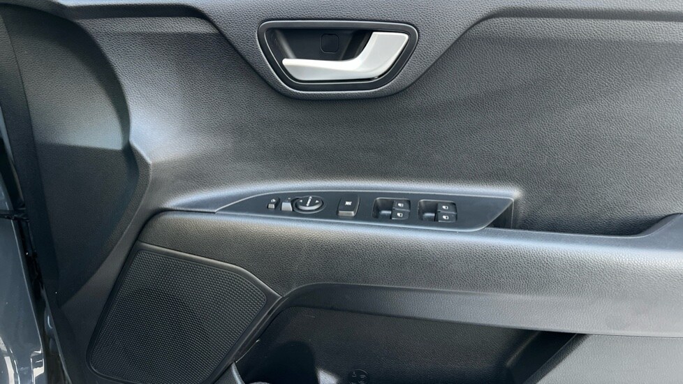 Used Kia Stonic 2022 for sale - 76563816: Photo 31