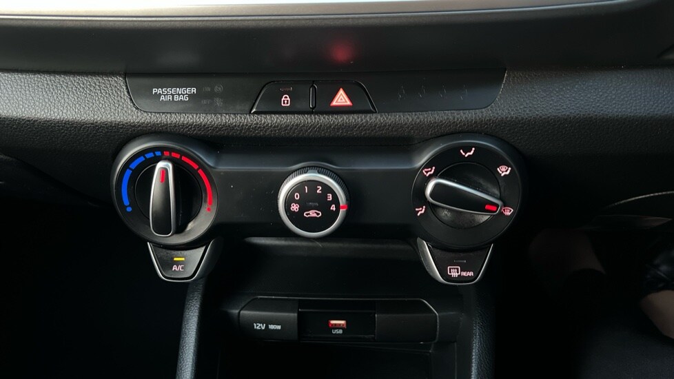 Used Kia Stonic 2022 for sale - 76563816: Photo 32