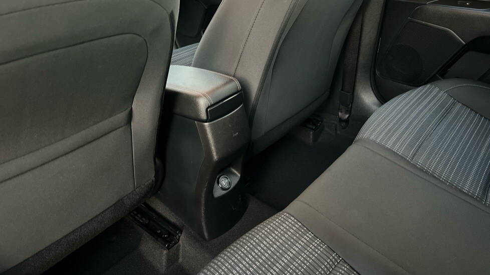 Used Kia Stonic 2022 for sale - 76563816: Photo 37