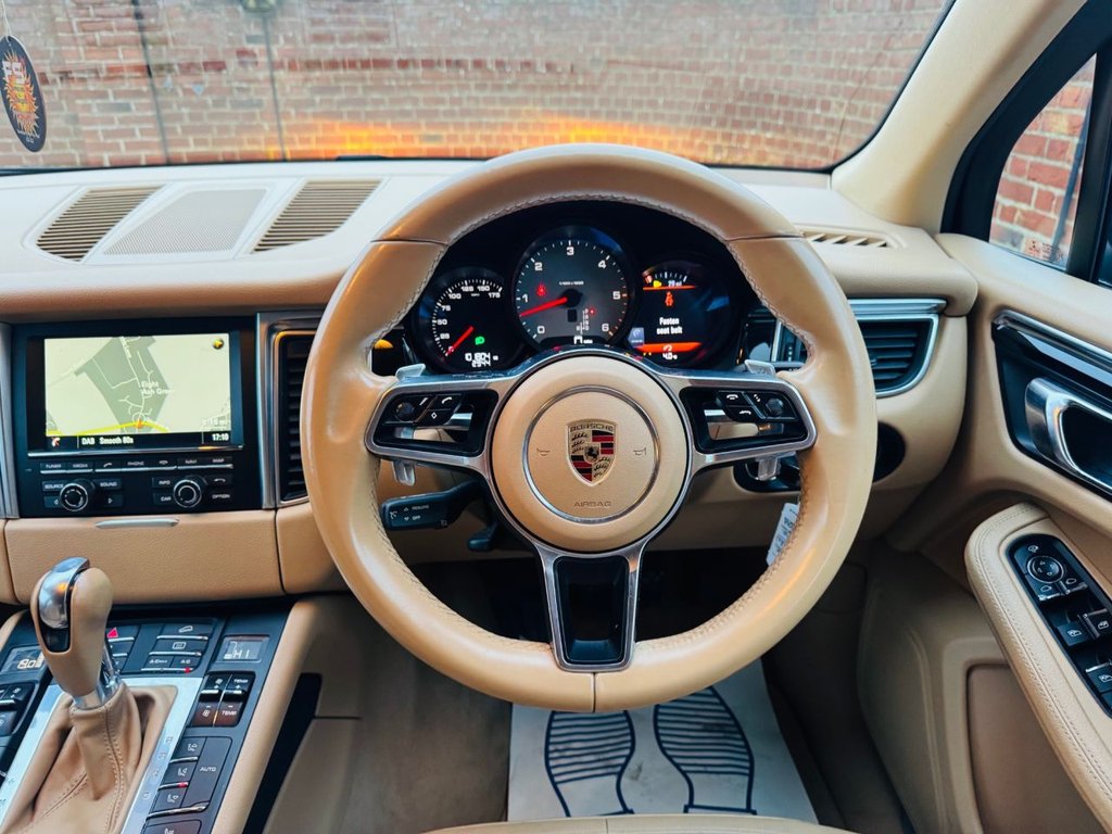 Used Porsche Macan 2015 for sale - 77528411: Photo 14