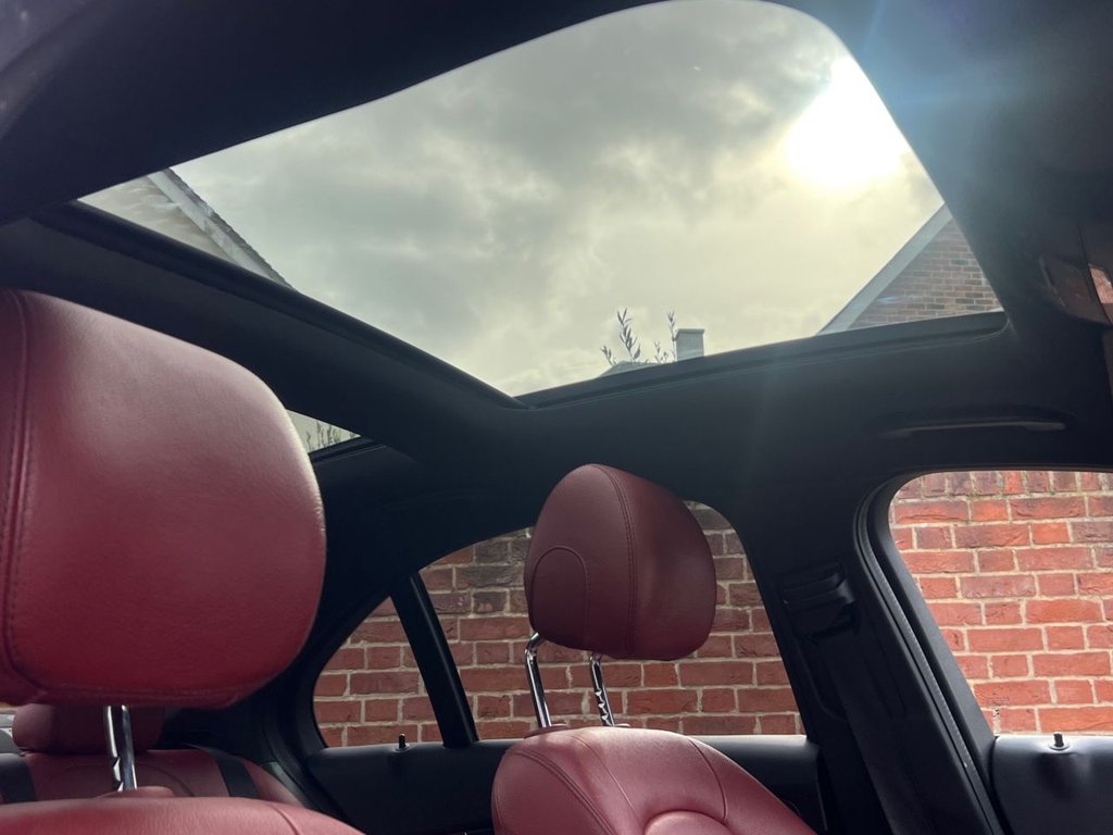 Used Mercedes-Benz C Class 2017 for sale - 77850003: Photo 4