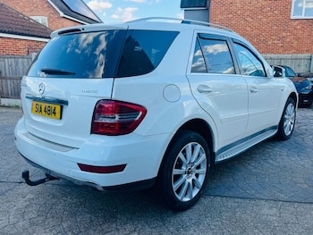 Used Mercedes-Benz M Class 2011 for sale - 78036309: Photo