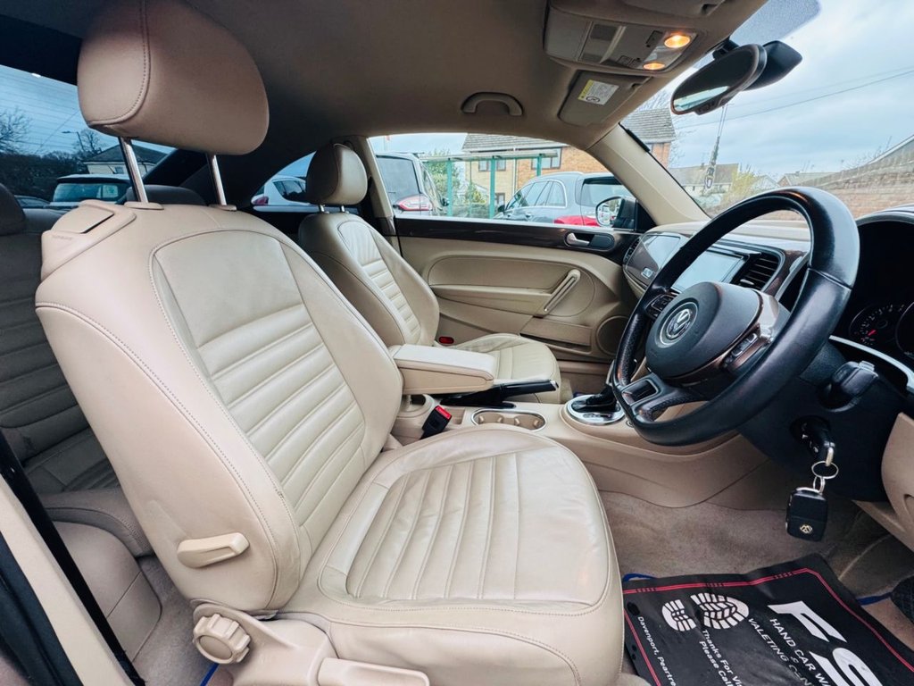 Used Volkswagen Beetle 2022 for sale - 77528426: Photo 11