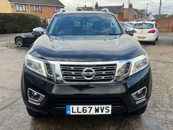 Used Nissan Navara 2017 for sale - 77681082: Photo
