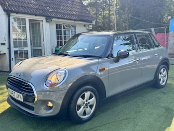 Used MINI Hatch 2017 for sale - 78468588: Photo