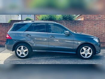 Used Mercedes-Benz M Class 2012 for sale - 77528417: Photo