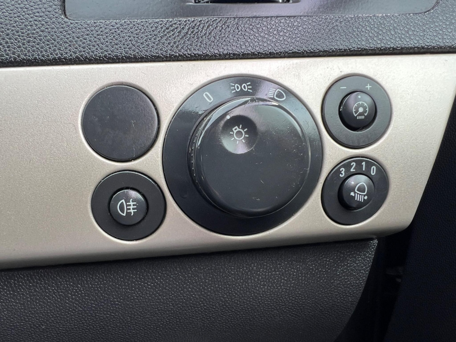 Used Vauxhall Astra for sale - 77670313: Photo 41