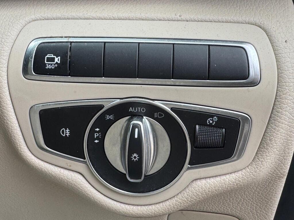 Used Mercedes-Benz V-Class for sale - 77671021: Photo 27