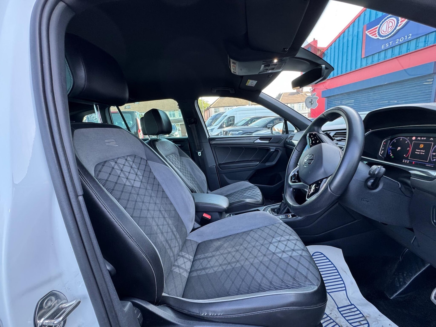 Used Volkswagen Tiguan for sale - 78214146: Photo 10