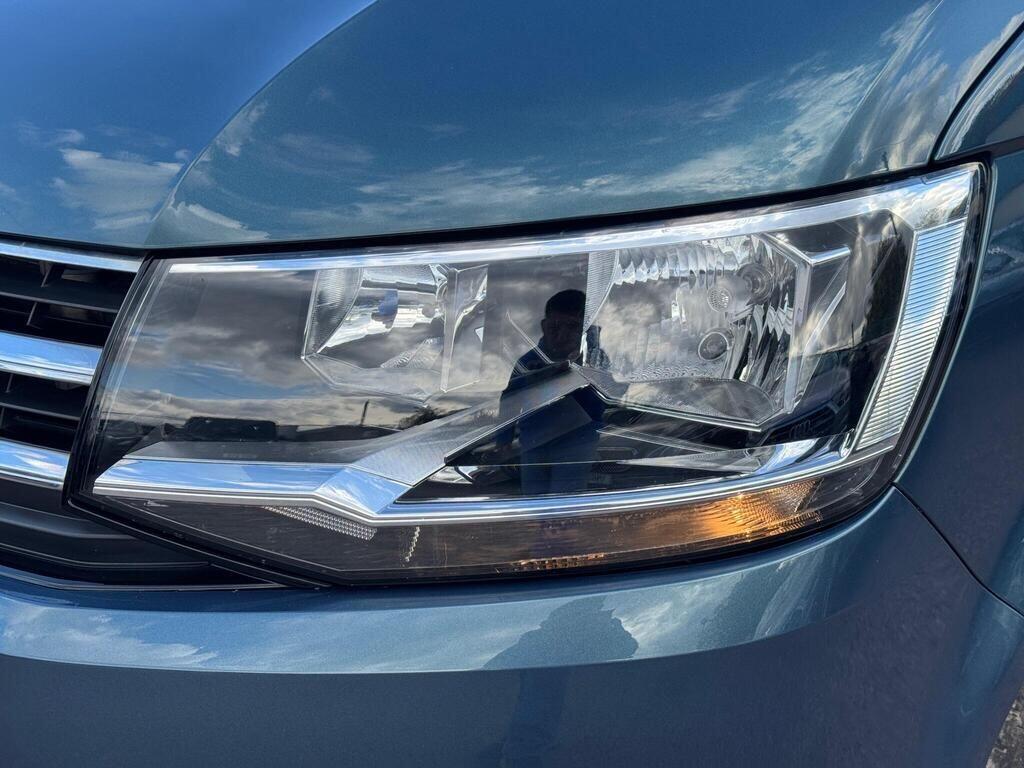 Used Volkswagen Caravelle 2017 for sale - 78141508: Photo 70