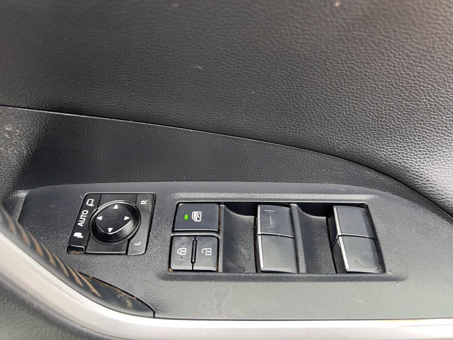 Used Toyota RAV4 for sale - 78214802: Photo 38