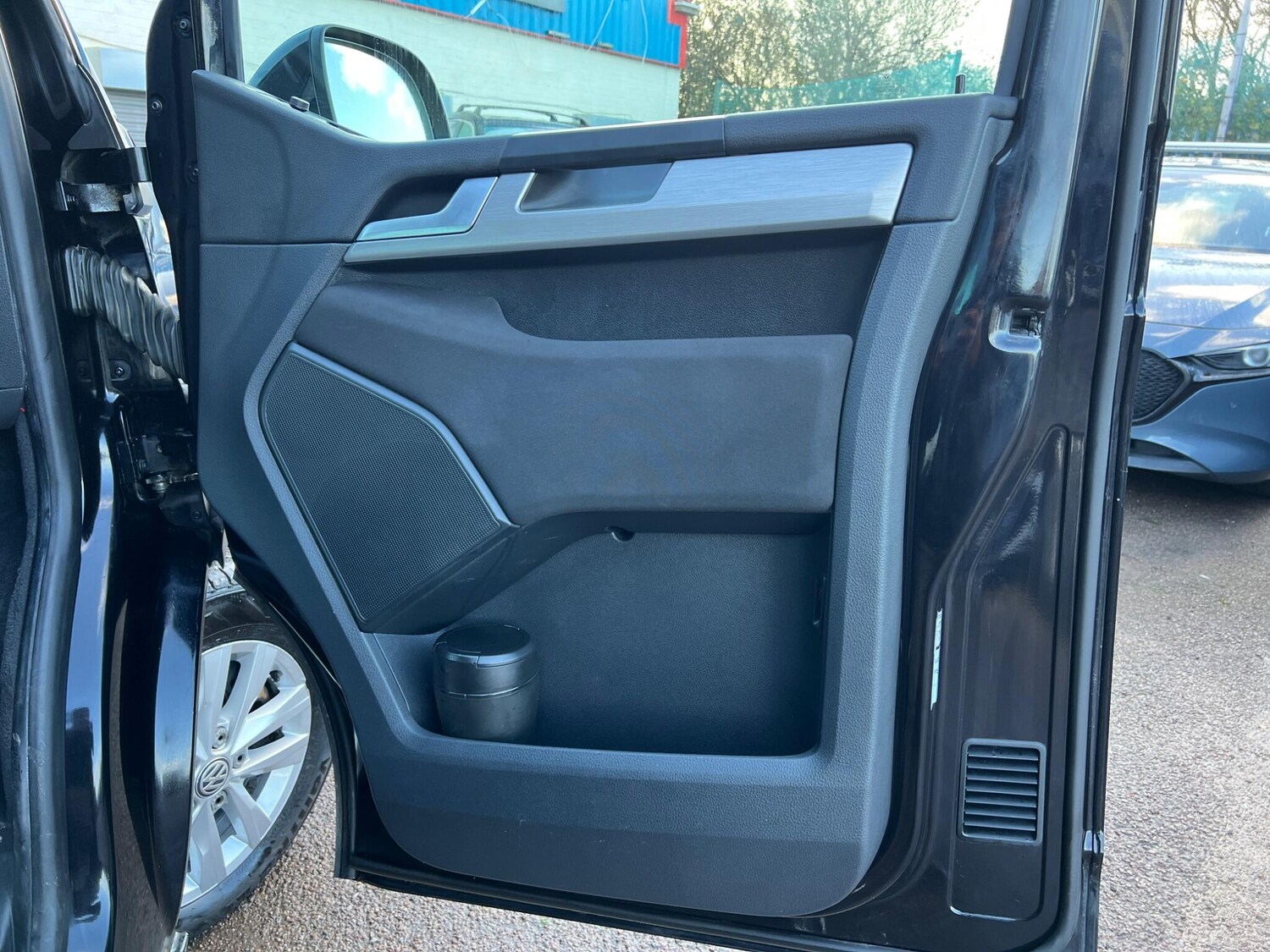 Used Volkswagen Caravelle for sale - 77671994: Photo 48