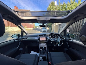 Used Volkswagen Touran 2020 for sale - 79116842: Photo