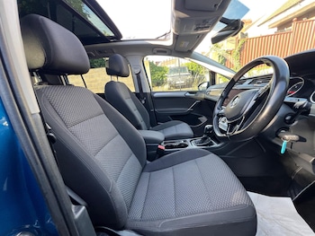 Used Volkswagen Touran 2020 for sale - 79116842: Photo