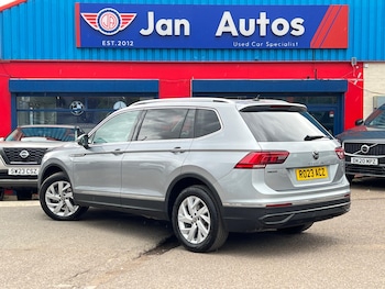 Used Volkswagen Tiguan Allspace 2023 for sale - 79475658: Photo