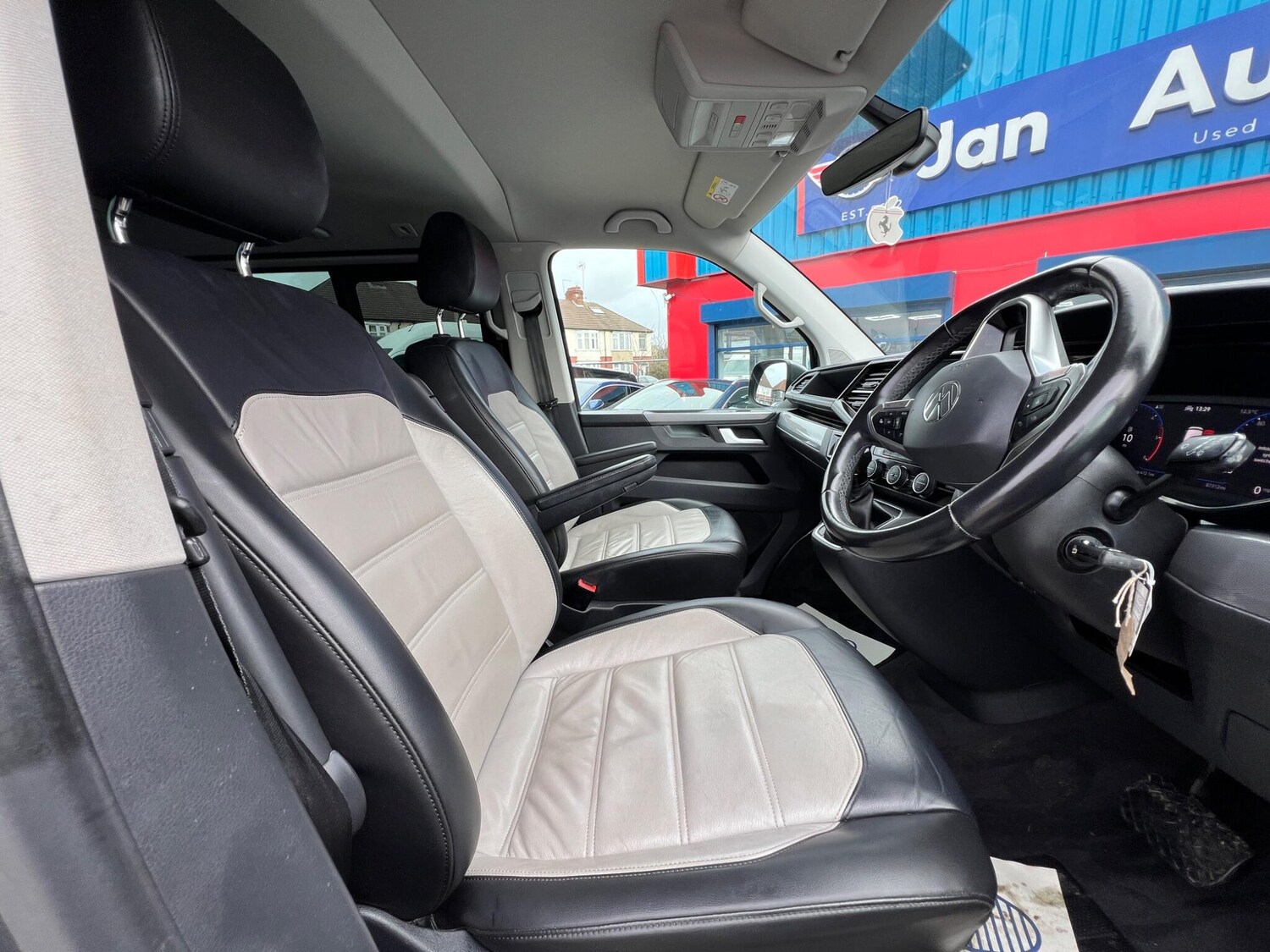 Used Volkswagen Caravelle for sale - 77671368: Photo 10