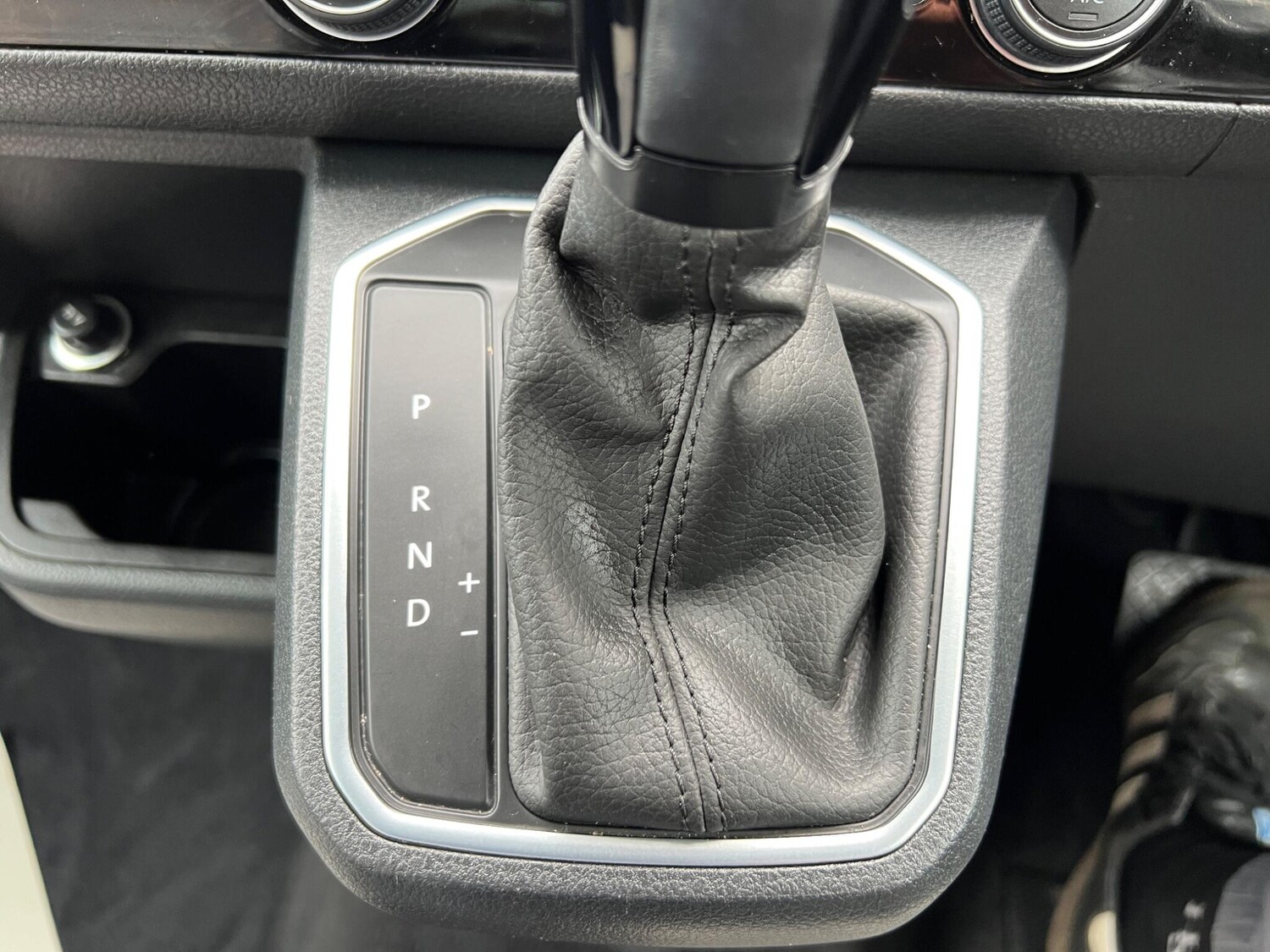 Used Volkswagen Caravelle for sale - 77671368: Photo 42