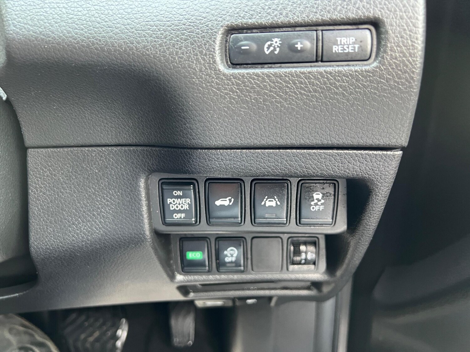 Used Nissan X-Trail for sale - 77671810: Photo 48