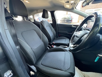 Used Ford Fiesta 2018 for sale - 79039079: Photo