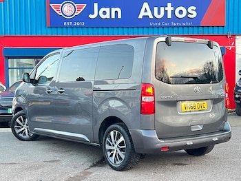 Used Toyota PROACE CITY Verso 2018 for sale - 77671670: Photo