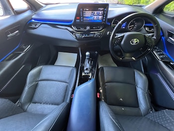 Used Toyota C-HR 2017 for sale - 79181559: Photo