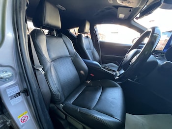 Used Toyota C-HR 2017 for sale - 79181559: Photo