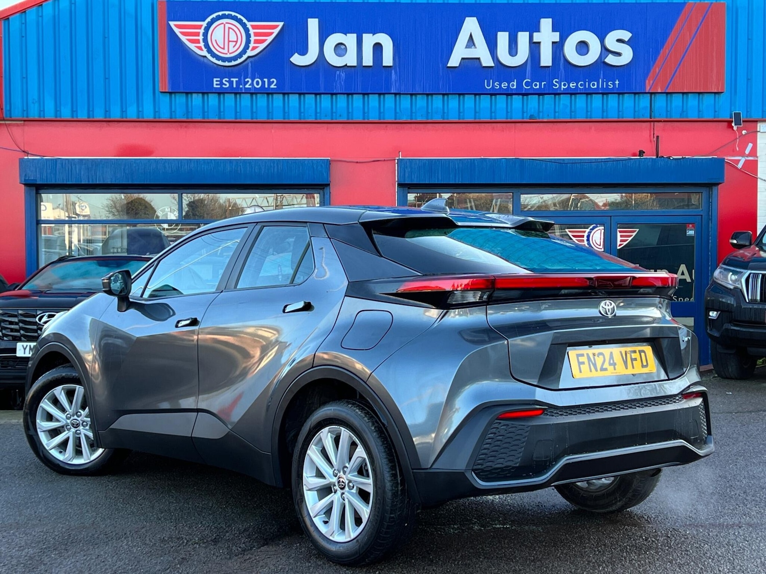 Used Toyota C-HR for sale - 77671432: Photo 2