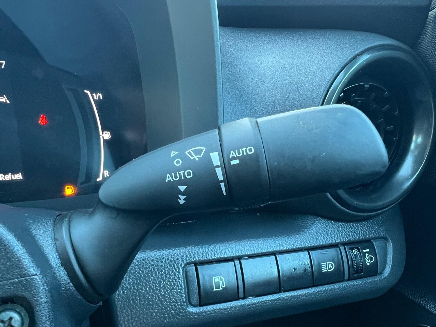 Used Toyota C-HR for sale - 77671432: Photo 35