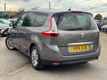 Used Renault Grand Scenic 2014 for sale - 79601213: Photo