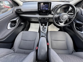 Used Toyota Yaris 2023 for sale - 79401492: Photo