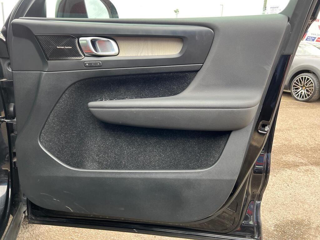 Used Volvo XC40 for sale - 77670630: Photo 49