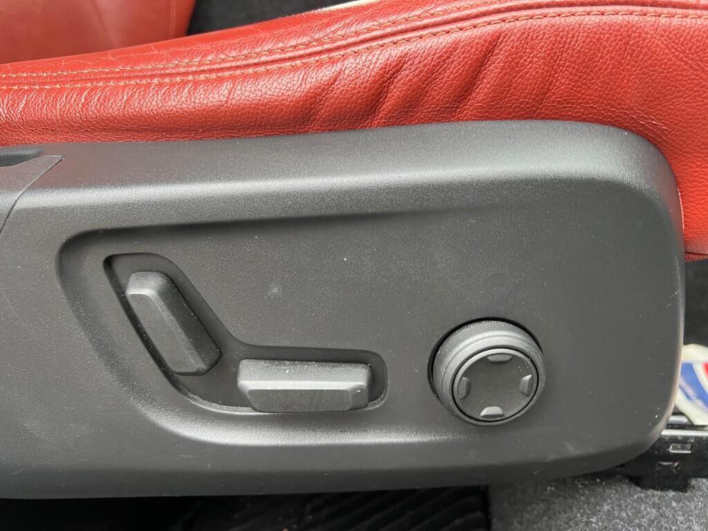 Used Volvo XC40 for sale - 77670630: Photo 53