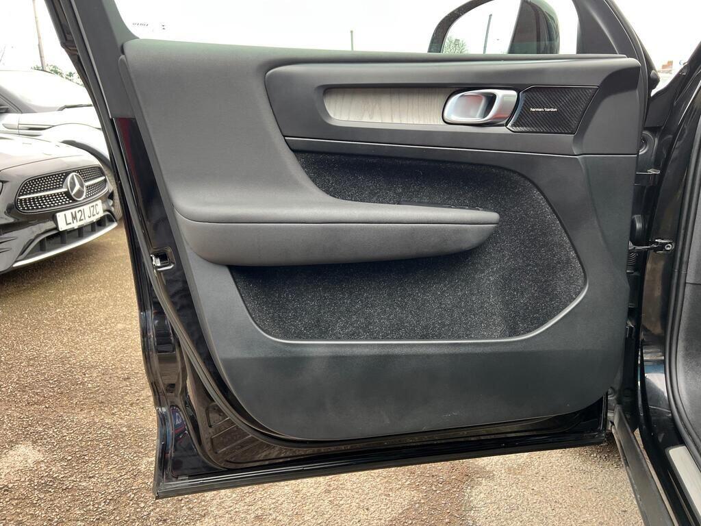 Used Volvo XC40 for sale - 77670630: Photo 56