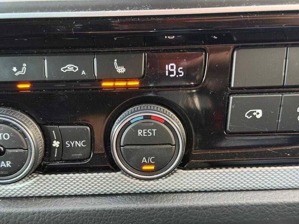 Used Volkswagen Caravelle for sale - 77671772: Photo 45