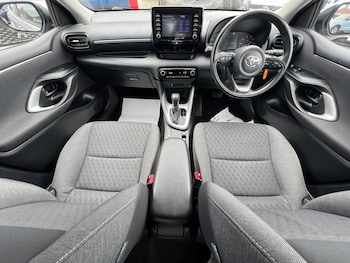 Used Toyota Yaris 2023 for sale - 78772593: Photo